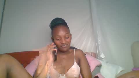sexy_lucy012 online show from February 8, 7:59 pm