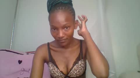 sexy_lucy012 online show from February 11, 10:48 am