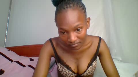 sexy_lucy012 online show from February 11, 2:02 pm