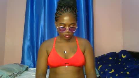 Snapshot of sexy_lunar chatting on March 13, 9:27 am lunar online show from March 13, 9:27 am