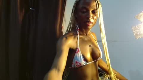 Snapshot of sexy_maureen chatting on April 27, 7:12 pm maggi online show from April 27, 7:12 pm