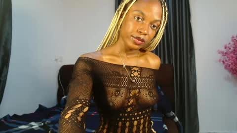 Snapshot of sexy_maureen chatting on May 8, 2:55 pm maggi online show from May 8, 2:55 pm