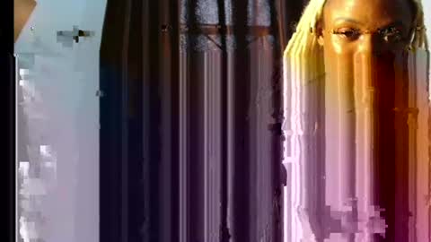 Snapshot of sexy_maureen chatting on June 20, 8:28 am maggi online show from June 20, 8:28 am