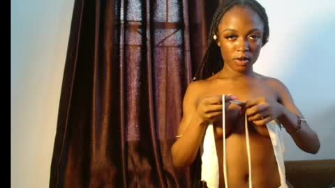 Snapshot of sexy_maureen chatting on July 13, 8:06 am maggi online show from July 13, 8:06 am