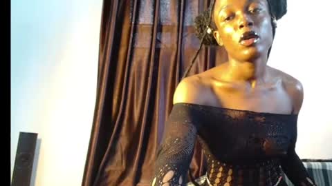 Snapshot of sexy_maureen chatting on July 26, 8:32 am maggi online show from July 26, 8:32 am