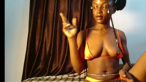 Snapshot of sexy_maureen chatting on July 27, 8:21 am maggi online show from July 27, 8:21 am