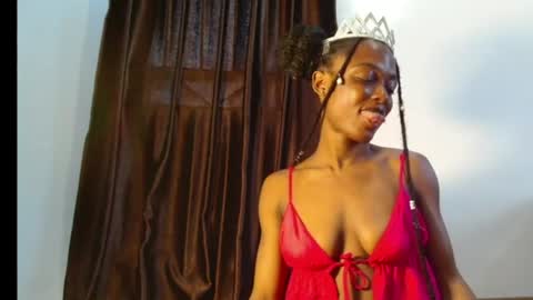 Snapshot of sexy_maureen chatting on July 28, 12:48 pm maggi online show from July 28, 12:48 pm