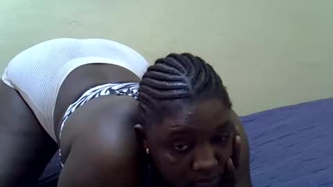 Snapshot of sexy_naila2 chatting on May 5, 8:11 am sexy_naila2 online show from May 5, 8:11 am