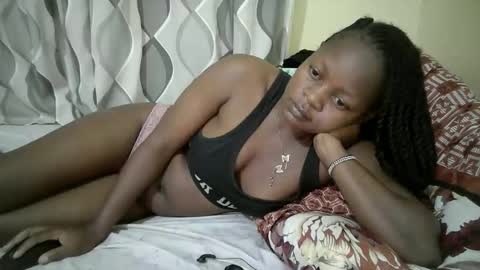 Snapshot of sexy_nanah chatting on May 19, 1:56 am sexy_nanah online show from May 19, 1:56 am