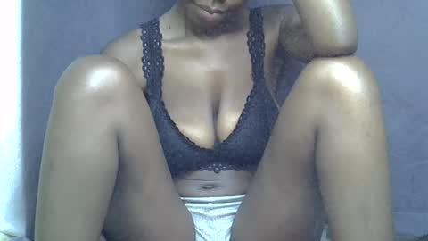 sexy_peach4 online show from July 7, 11:20 pm