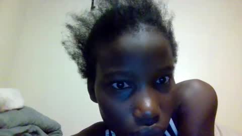 Snapshot of sexy_petittie chatting on October 7, 2:42 am sexy_petittie online show from October 7, 2:42 am