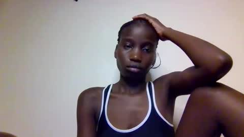 Snapshot of sexy_petittie chatting on October 13, 6:41 pm sexy_petittie online show from October 13, 6:41 pm