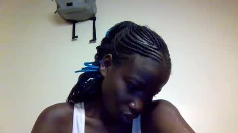 Snapshot of sexy_petittie chatting on October 18, 2:58 am sexy_petittie online show from October 18, 2:58 am