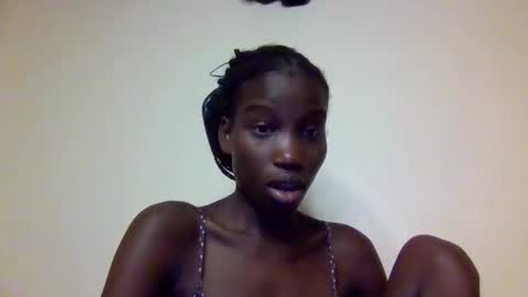 Snapshot of sexy_petittie chatting on October 26, 4:07 am sexy_petittie online show from October 26, 4:07 am