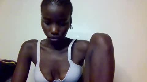 Snapshot of sexy_petittie chatting on November 2, 7:49 pm sexy_petittie online show from November 2, 7:49 pm