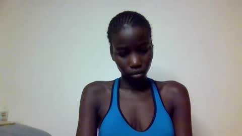 Snapshot of sexy_petittie chatting on November 3, 11:37 pm sexy_petittie online show from November 3, 11:37 pm