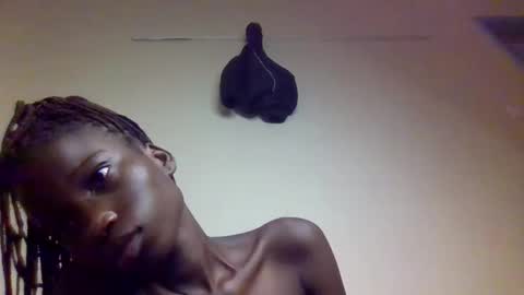 Snapshot of sexy_petittie chatting on November 18, 3:23 am sexy_petittie online show from November 18, 3:23 am