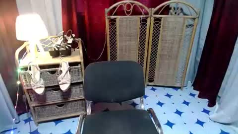 angela online show from March 10, 7:35 am