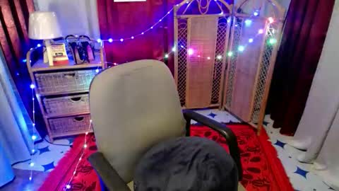 angela online show from May 14, 7:26 am