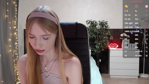 Annie - Your Dream Girl online show from December 4, 8:45 am