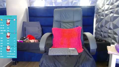 Snapshot of sexy_redgirl chatting on December 3, 4:09 am karoline online show from December 3, 4:09 am