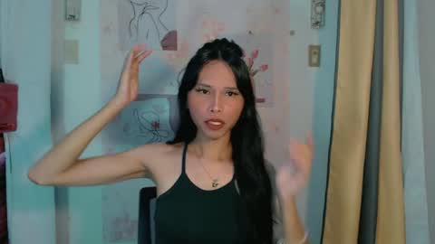Snapshot of sexy_shanee chatting on June 14, 12:18 pm shane online show from June 14, 12:18 pm