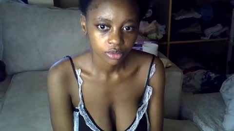 Snapshot of sexy_short chatting on April 17, 11:57 am Janet online show from April 17, 11:57 am