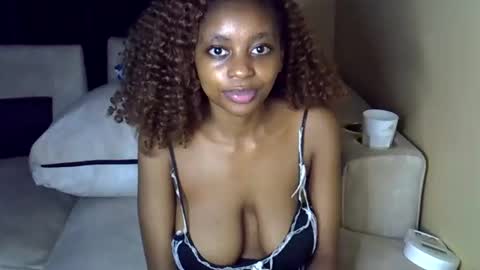 Snapshot of sexy_short chatting on June 10, 7:02 pm Janet online show from June 10, 7:02 pm