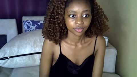 Snapshot of sexy_short chatting on June 27, 10:20 am Janet online show from June 27, 10:20 am