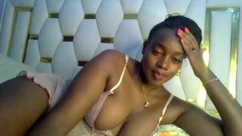 Snapshot of sexy_siera chatting on February 24, 6:38 am laura online show from February 24, 6:38 am