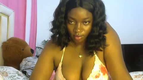 Snapshot of sexy_siera chatting on October 16, 6:03 am laura online show from October 16, 6:03 am