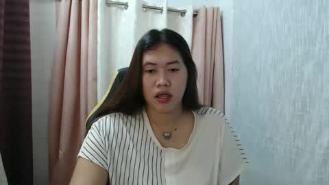 Snapshot of sexy_sofie02 chatting on April 23, 5:37 pm SOFIE The woman who lives in the province online show from April 23, 5:37 pm