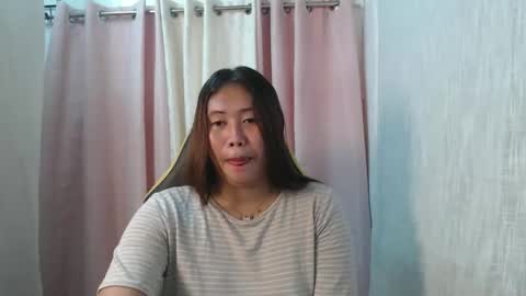 Snapshot of sexy_sofie02 chatting on May 14, 7:20 pm SOFIE The woman who lives in the province online show from May 14, 7:20 pm