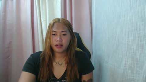 Snapshot of sexy_sofie02 chatting on May 27, 11:07 am SOFIE The woman who lives in the province online show from May 27, 11:07 am