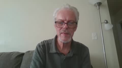 Snapshot of sexy_white_daddy chatting on February 21, 12:16 am Daddy online show from February 21, 12:16 am