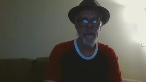 Snapshot of sexy_white_daddy chatting on February 23, 7:33 am Daddy online show from February 23, 7:33 am