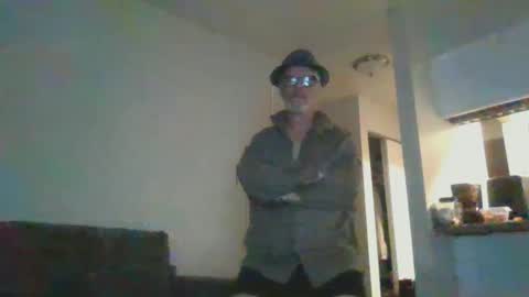 Snapshot of sexy_white_daddy chatting on February 26, 6:26 am Daddy online show from February 26, 6:26 am