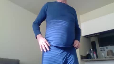Snapshot of sexy_white_daddy chatting on March 6, 11:31 pm Daddy online show from March 6, 11:31 pm