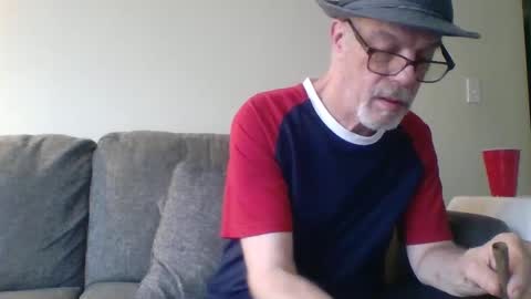 Snapshot of sexy_white_daddy chatting on March 9, 7:48 pm Daddy online show from March 9, 7:48 pm