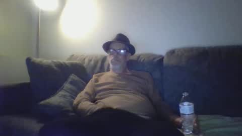 Snapshot of sexy_white_daddy chatting on March 10, 12:15 pm Daddy online show from March 10, 12:15 pm