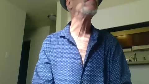Snapshot of sexy_white_daddy chatting on March 10, 9:51 pm Daddy online show from March 10, 9:51 pm