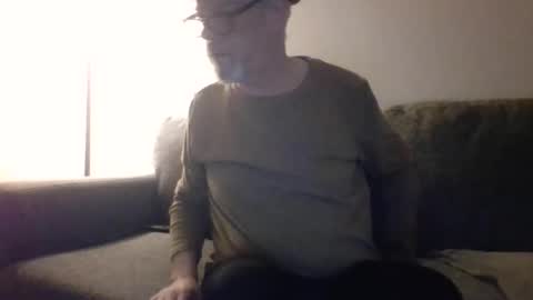 Snapshot of sexy_white_daddy chatting on March 11, 9:13 am Daddy online show from March 11, 9:13 am