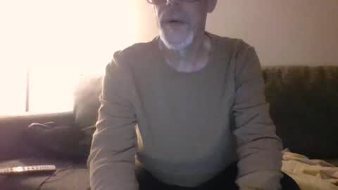 Snapshot of sexy_white_daddy chatting on March 11, 12:17 pm Daddy online show from March 11, 12:17 pm