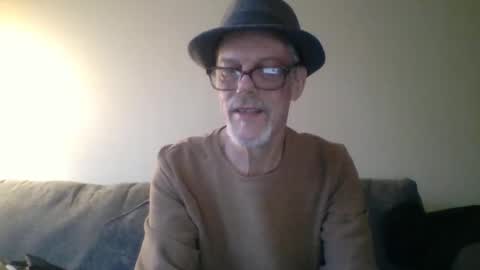 Snapshot of sexy_white_daddy chatting on March 11, 5:02 pm Daddy online show from March 11, 5:02 pm