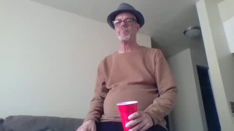 Snapshot of sexy_white_daddy chatting on March 11, 11:15 pm Daddy online show from March 11, 11:15 pm