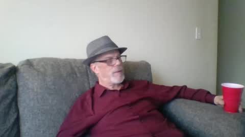 Snapshot of sexy_white_daddy chatting on March 12, 7:17 pm Daddy online show from March 12, 7:17 pm