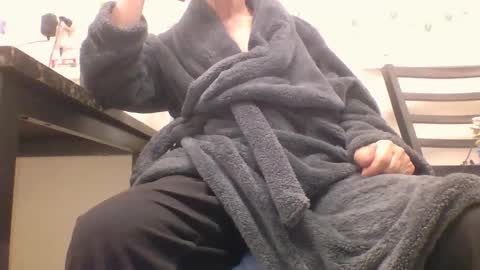 Snapshot of sexy_white_daddy chatting on September 16, 11:39 pm Daddy online show from September 16, 11:39 pm