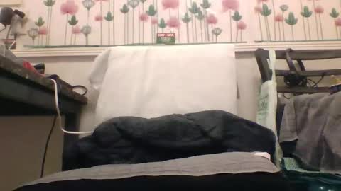 Snapshot of sexy_white_daddy chatting on October 7, 11:24 pm Daddy online show from October 7, 11:24 pm