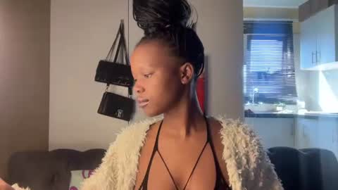sexyasszeeee online show from May 13, 8:34 am