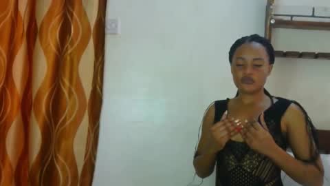 Snapshot of sexybaddie_ chatting on December 3, 7:12 pm Lisa online show from December 3, 7:12 pm